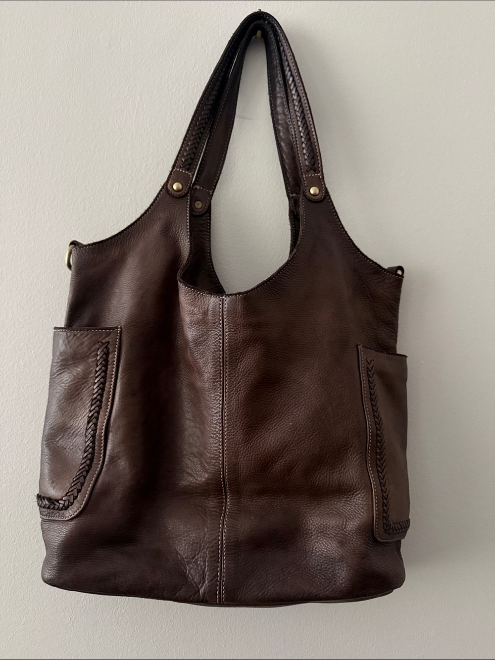Bolsa Nova slouch tote with Braided Pocket and Handle Trim